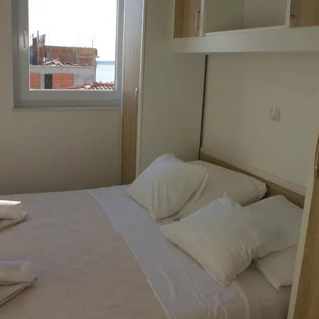 Giovanni Aero Apartment *