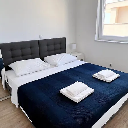Giovanni Aero Apartment Mandre
