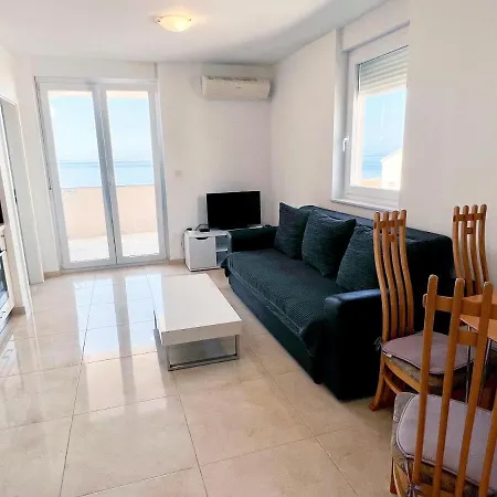 Giovanni Aero Apartment Mandre