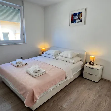 Giovanni Aero Apartment *