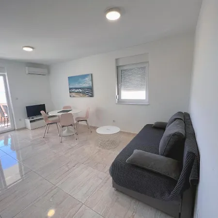 Giovanni Aero Apartment